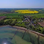 Fjellerup Met Uitzicht Op Het Water Semesterbostad *