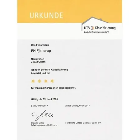 Fjellerup Met Uitzicht Op Het Water بيت للعطل
